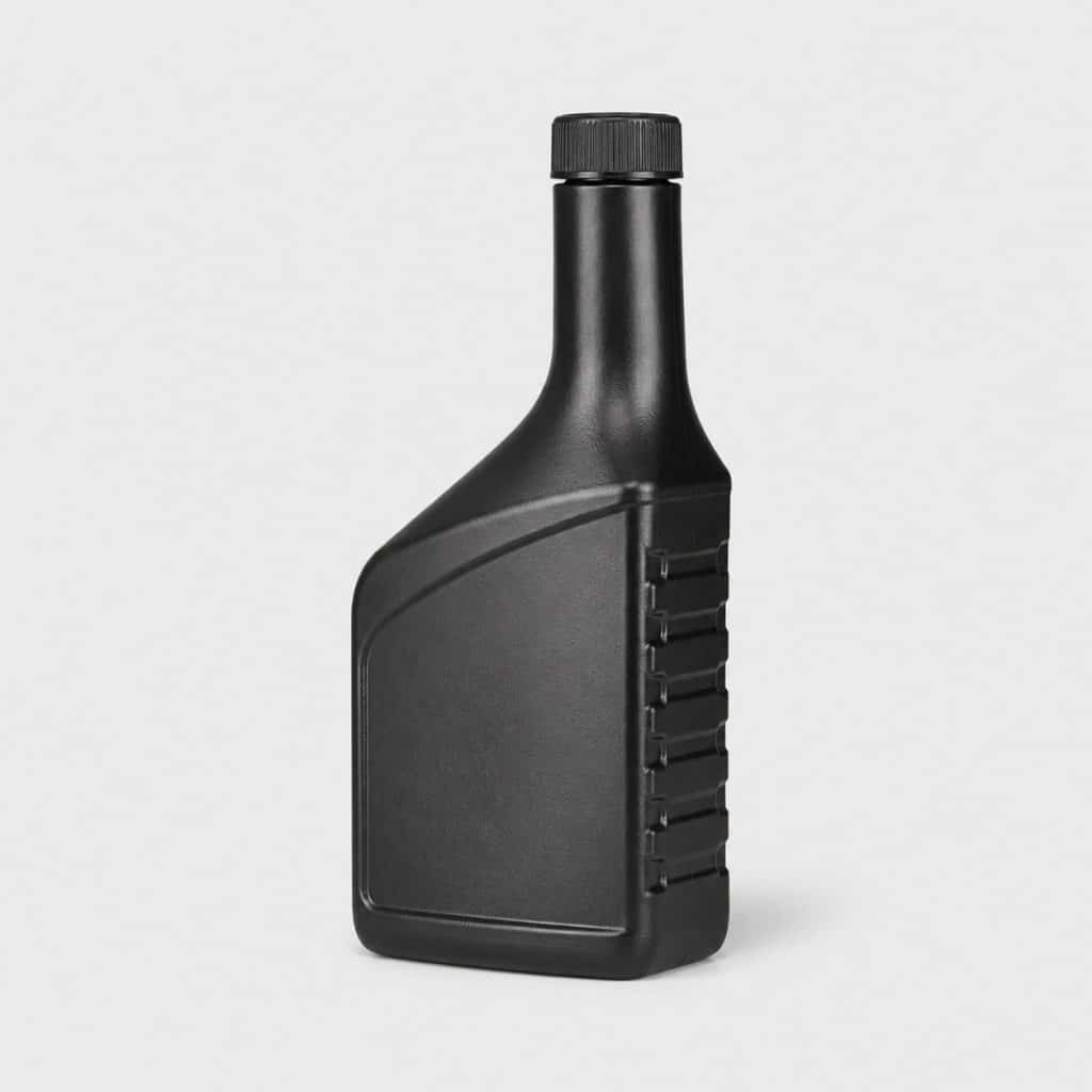 Flacon de nettoyant injecteur diesel sur fond clair
