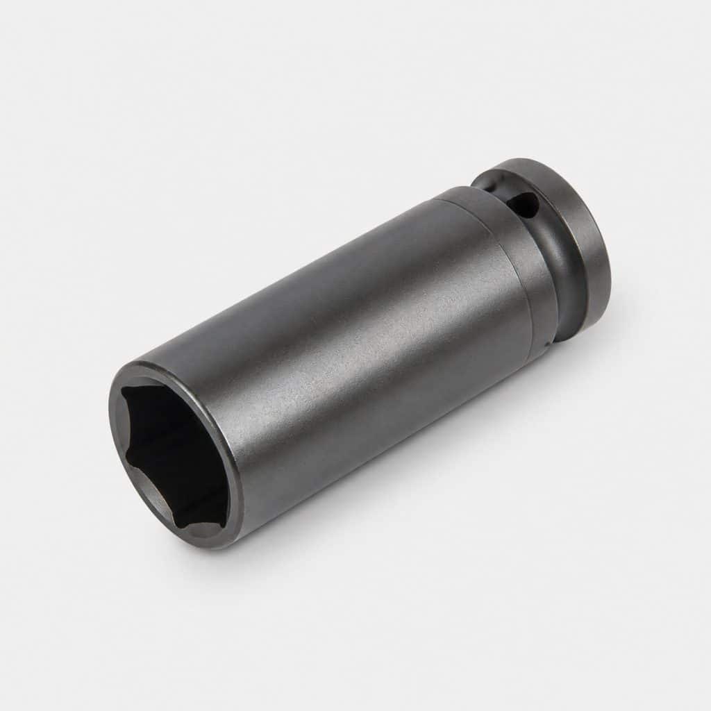 Douille longue portée de 22 mm en acier sur fond clair