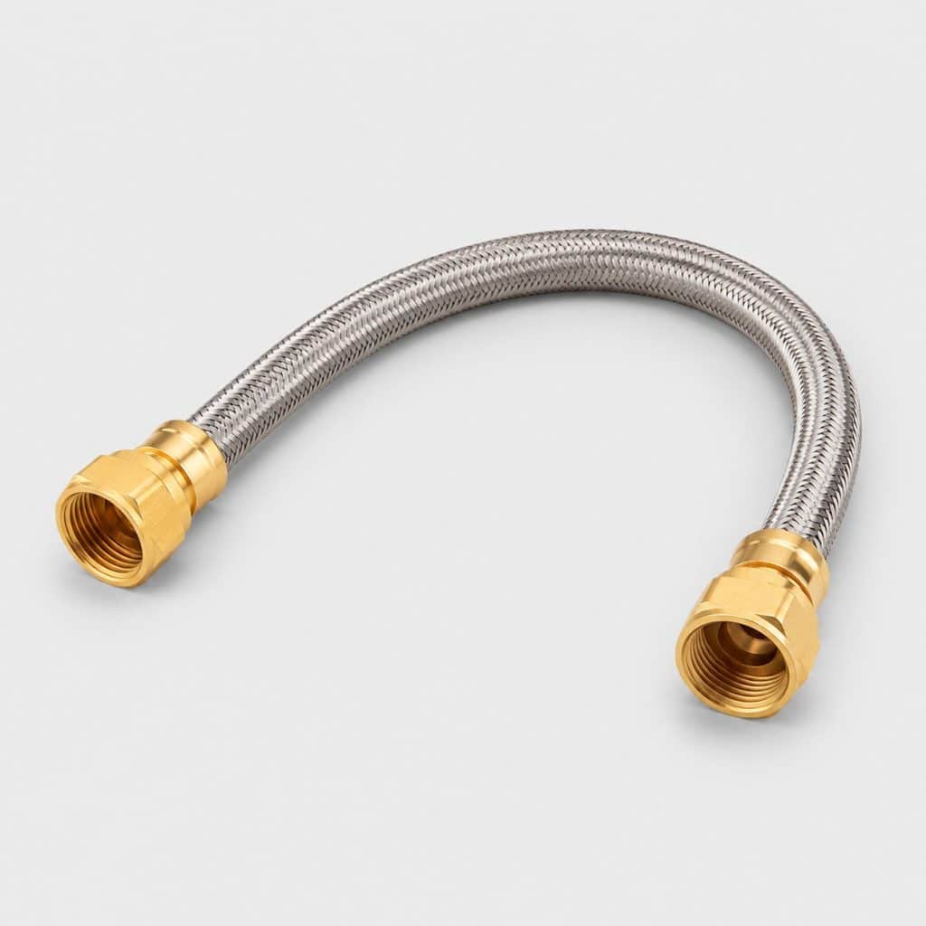 Durite tressée inox à raccords vissés sur fond clair