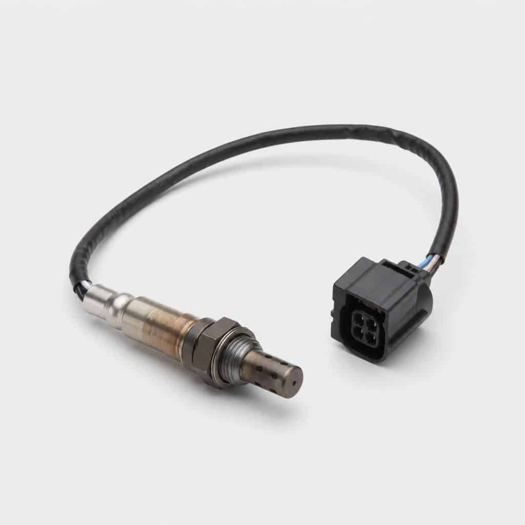 Sonde lambda aval avec connecteur d'origine sur fond clair
